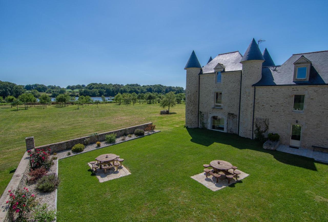 Domaine De Kerbillec Bed & Breakfast Theix Exterior photo