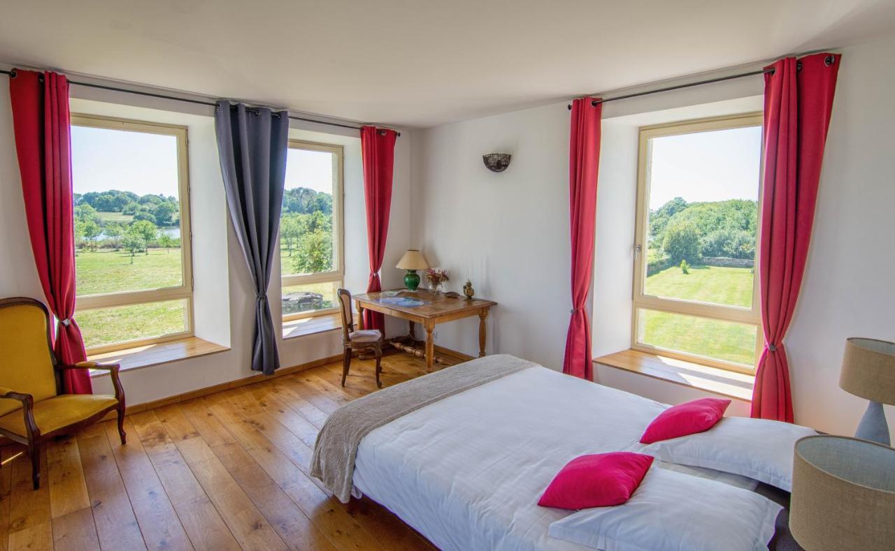Domaine De Kerbillec Bed & Breakfast Theix Exterior photo