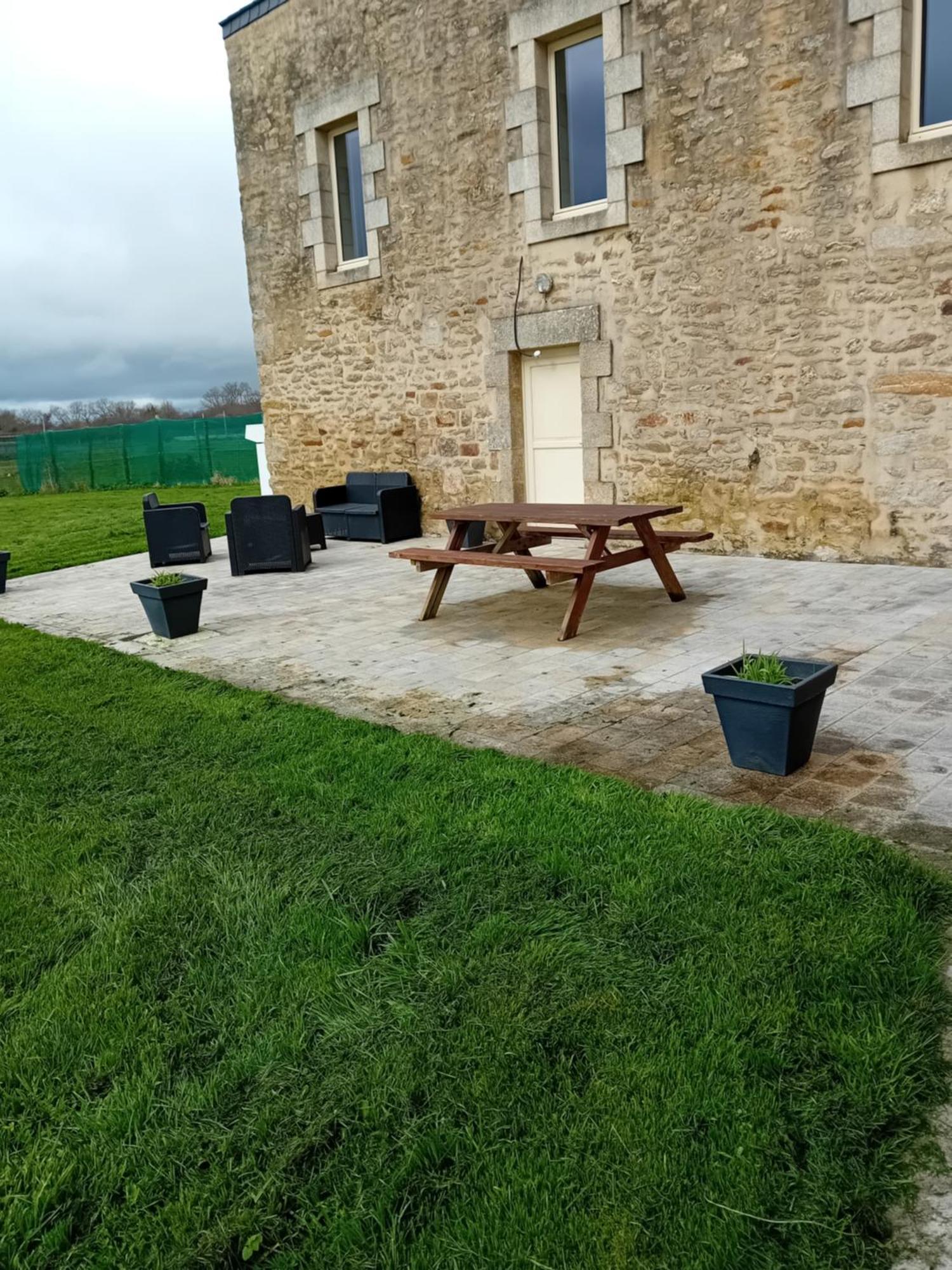 Domaine De Kerbillec Bed & Breakfast Theix Exterior photo