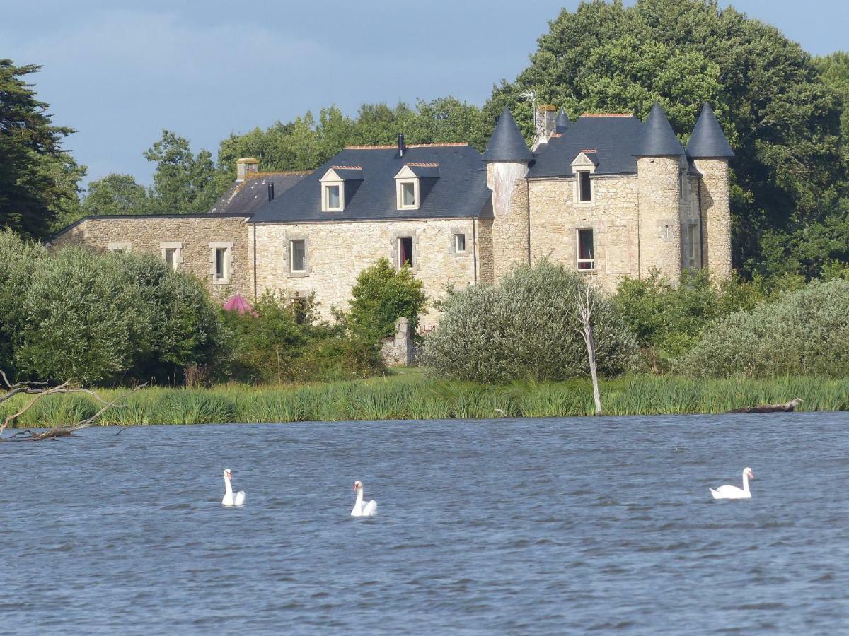 Domaine De Kerbillec Bed & Breakfast Theix Exterior photo